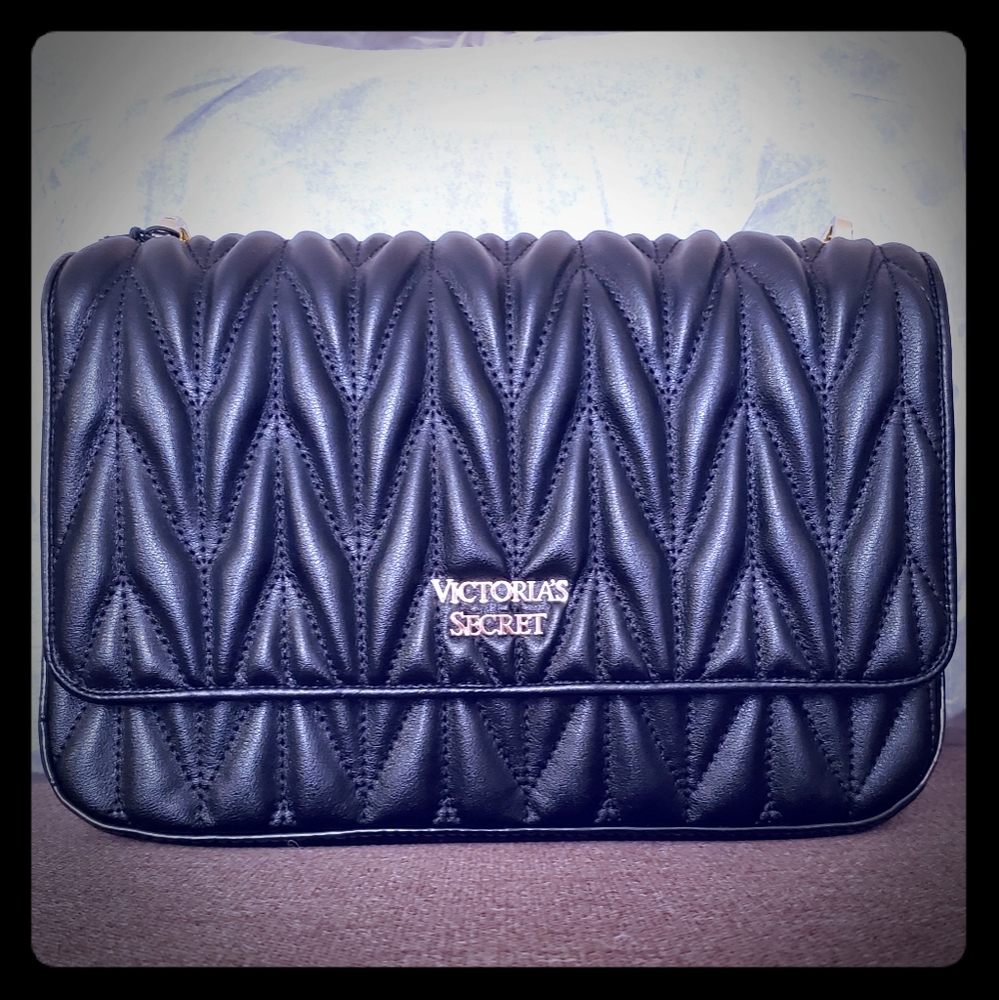 NWT Victoria's Secret  Quilt Shoulder Bag